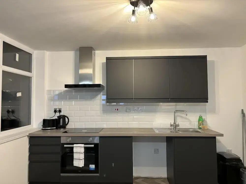 Stylish City Centre Apt- 25 Off Monthly Stays!