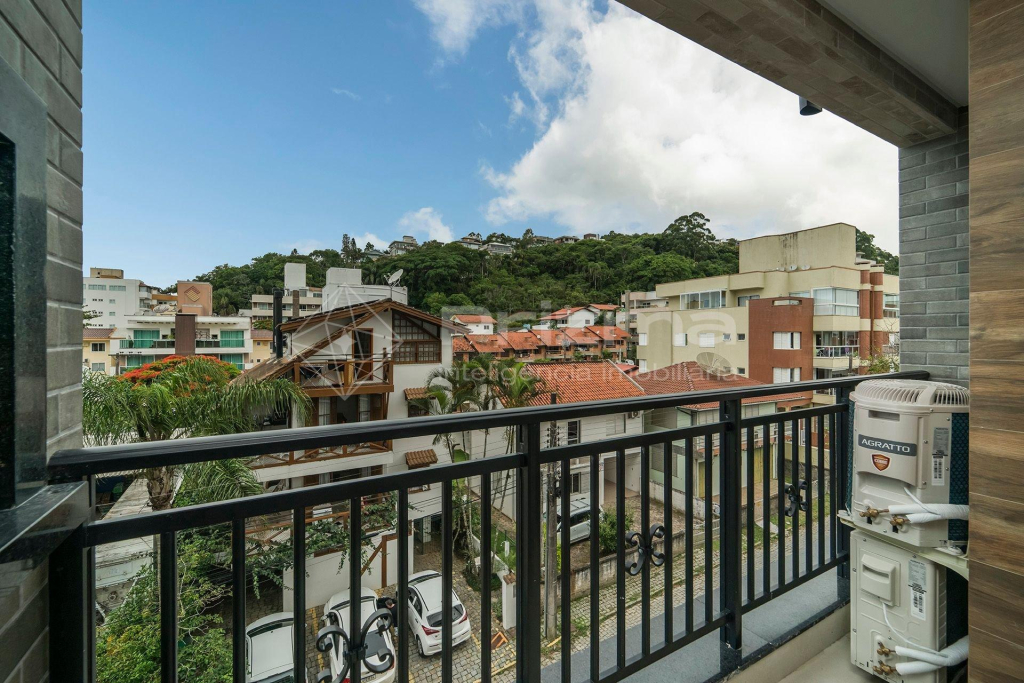 302 Bl 03 Waldgarten Bombinhas - 50 m do Mar e Frente Avenida - Condomínio de Alto Padrão - Piscina - Academia - Salão de jogos