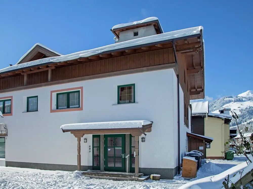 Fabulous Apartment in Tyrol near Ski Slopes & Lake