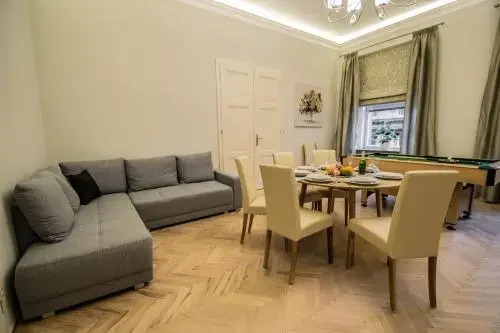 Ruterra Apt with Sauna and Billiards