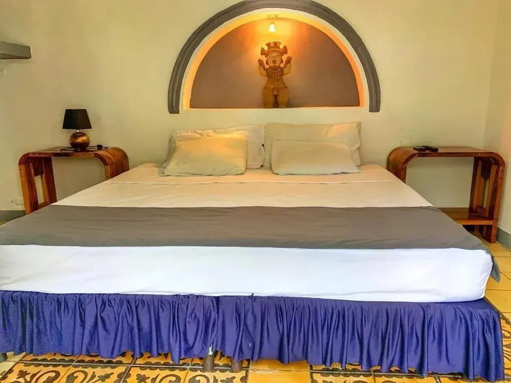 El Club Hotel