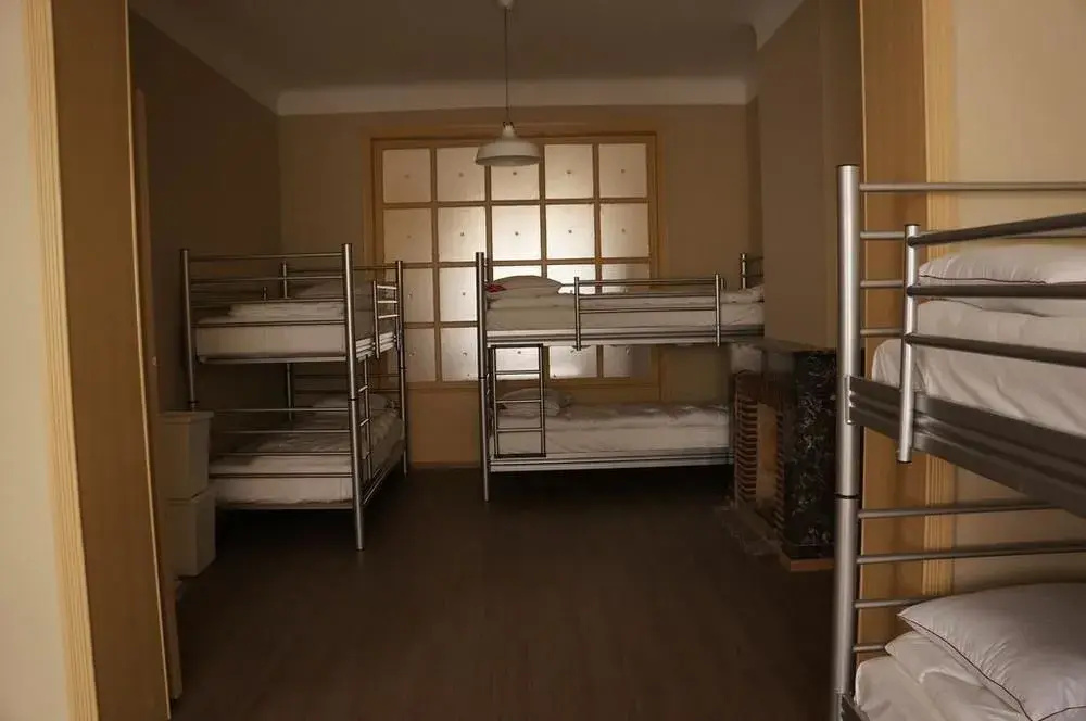 ES Hostel