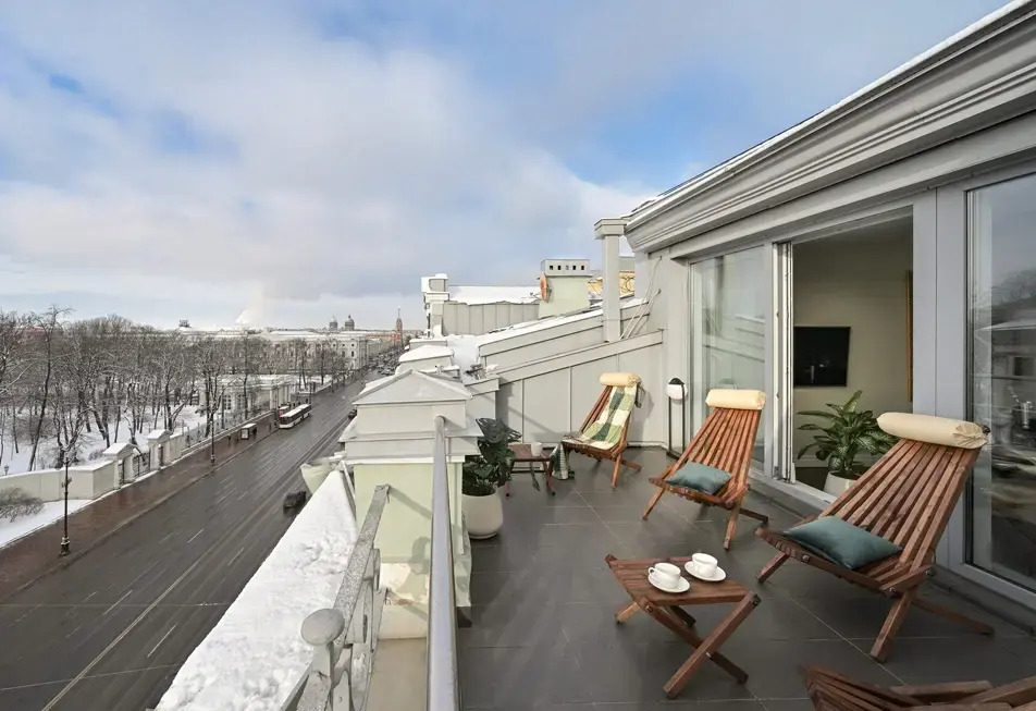 Minin Apartments на Караванной 11 (мансарда c террасой)