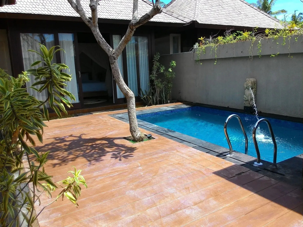 dNusa Beach Club and Resort