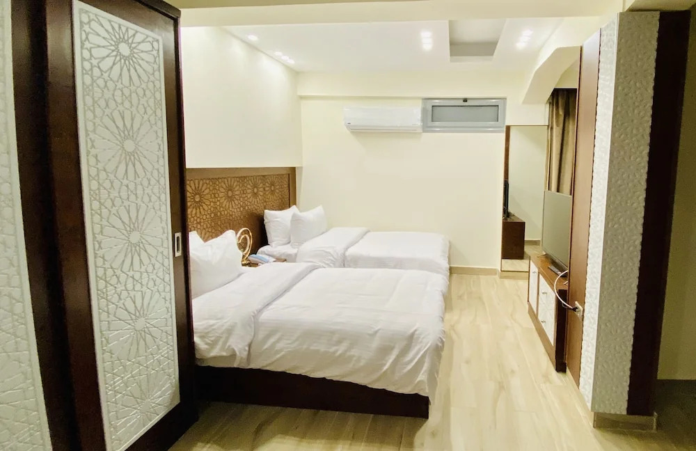 Sphinx middle east stay & tours