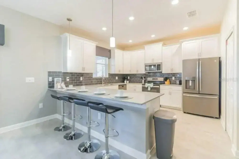 8912 Amazing Spacious Home