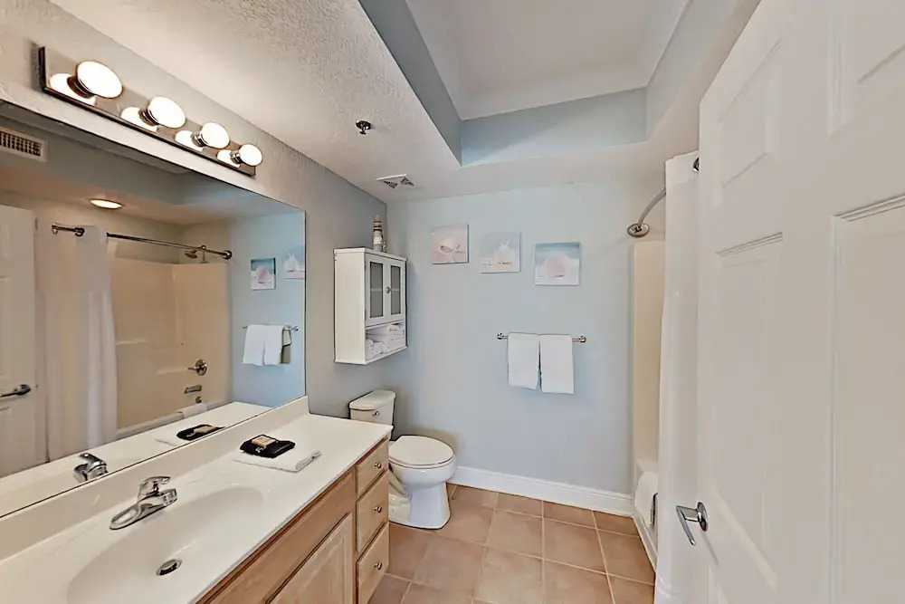 All-suite W/ Gulf-view Balcony & Pool Access 2 Bedroom Condo