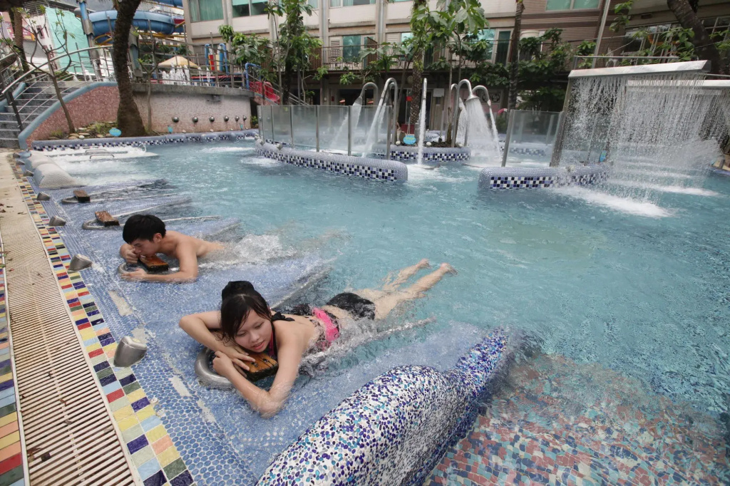Resort One Hotel