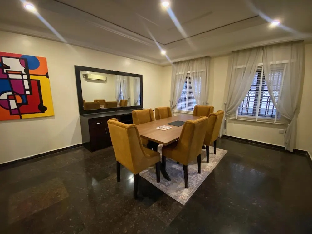 Tenny's Place Apartments Jabi