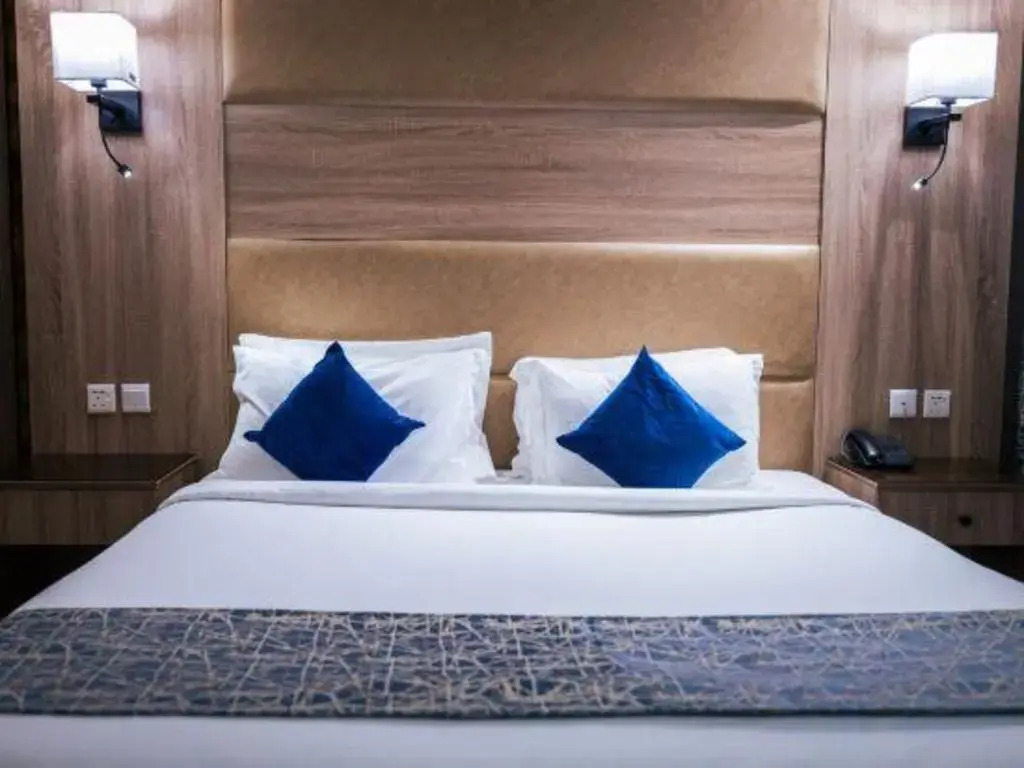 Ebreez Hotel