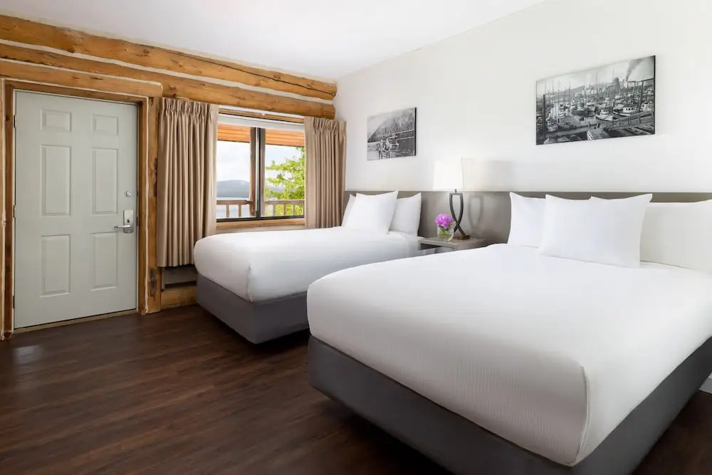 Salmon Falls Resort