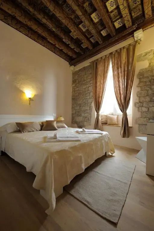 Desiderata Studio Apartment