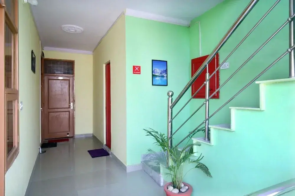 OYO 9038 Hotel Comfort