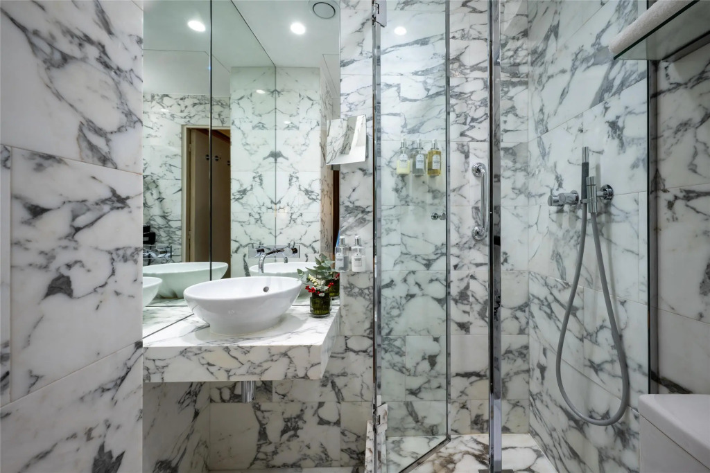 Le Belgrand Hotel Paris Champs Elysees, Tapestry By Hilton