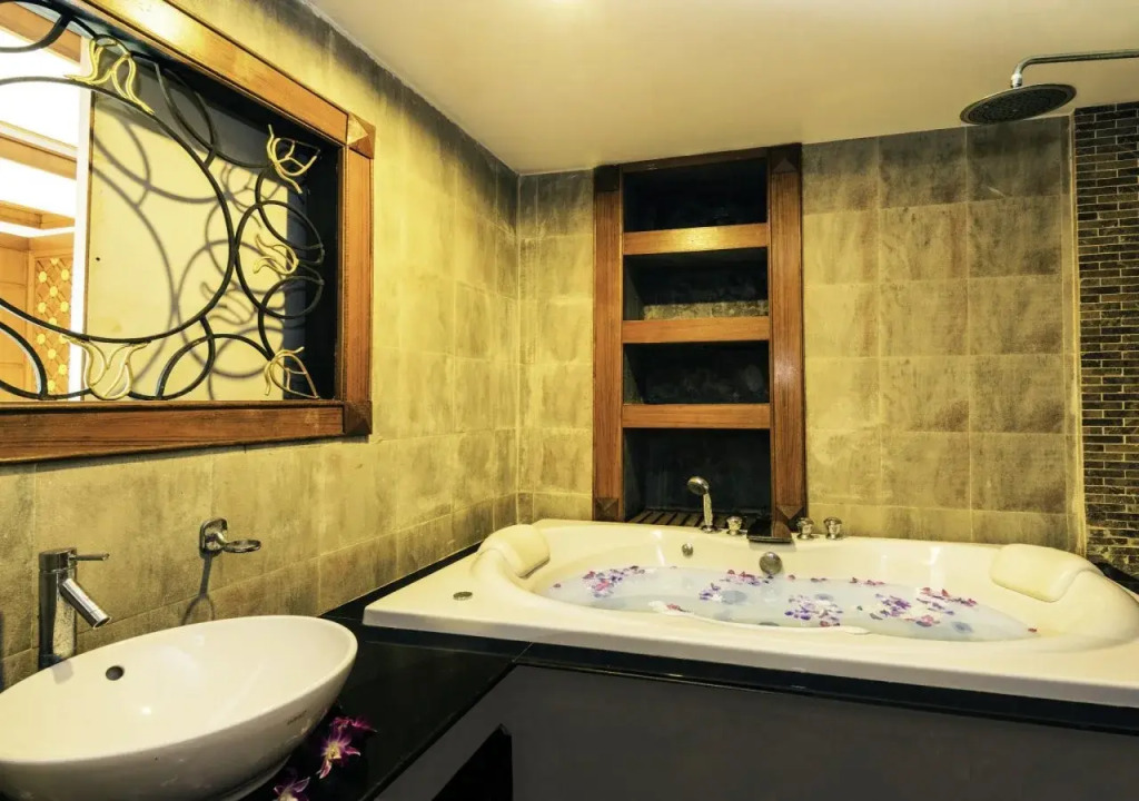 Renoir boutique hotel