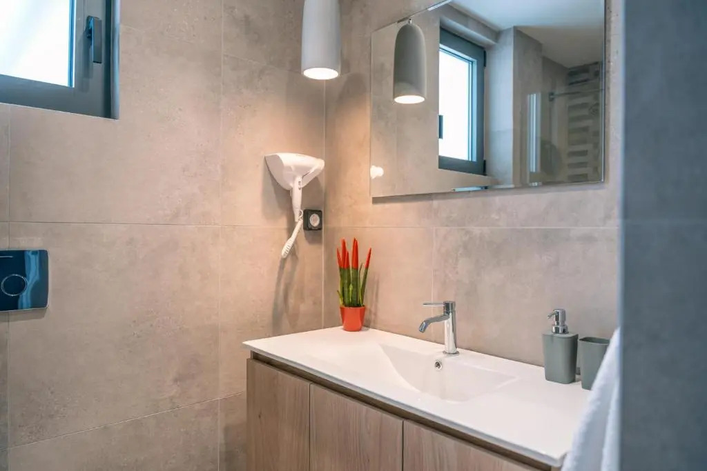 Brand new Suite No3