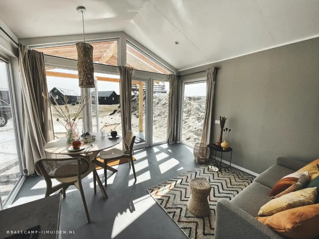 Basecamp Tiny House Eco-resort IJmuiden