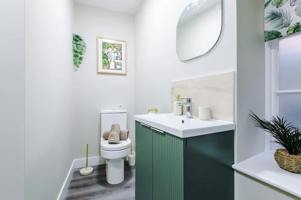 NEW Stylish 1-bed Flat Great Location Sleeps 4