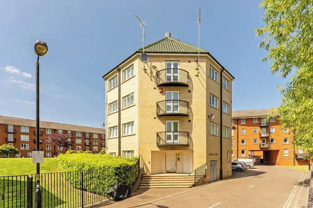 Luxe 1 bed Flat in Canada Water - Free Parking