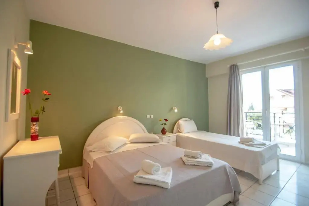Avra Alykes resort