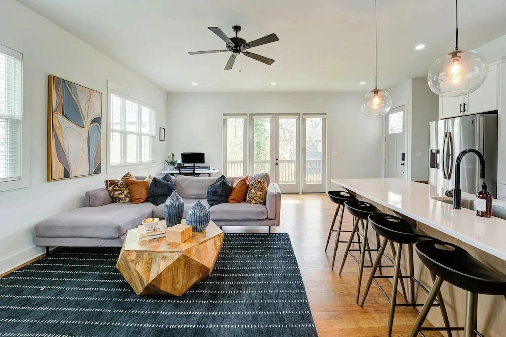 Atlanta Townhome: Walk to Mercedes-benz Stadium