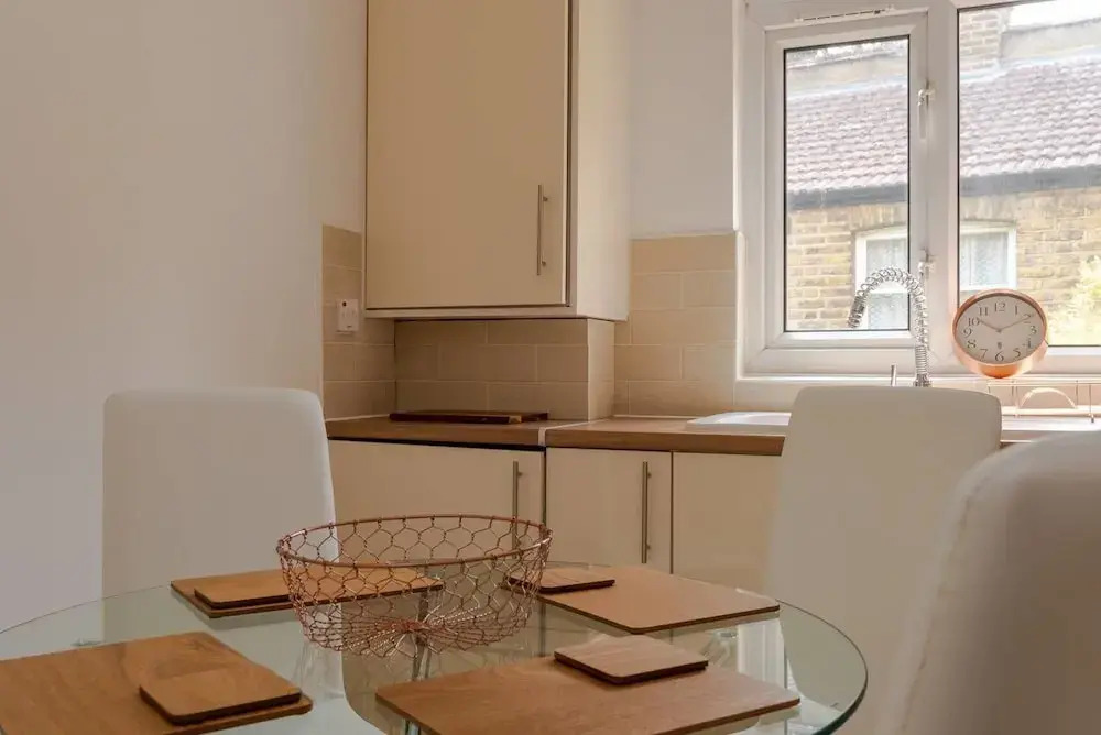 Bright 2 Bedroom Flat Easy Access to London Bridge