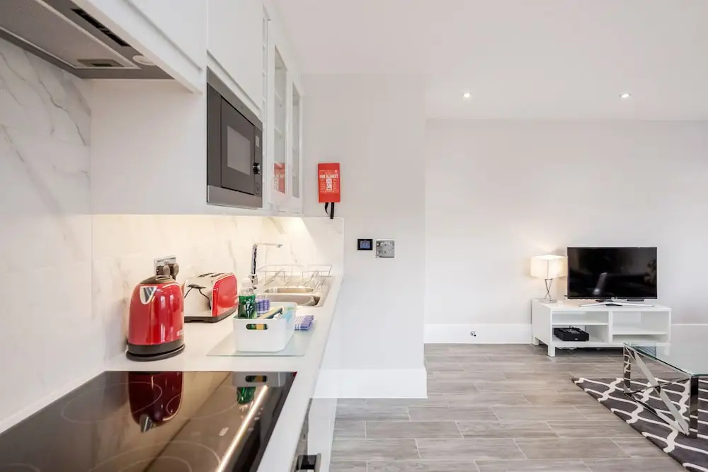 Roomspace Apartments -The Legacy