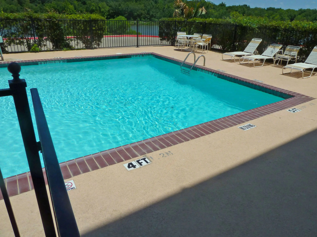 Americas Best Value Inn - Gun Barrel City