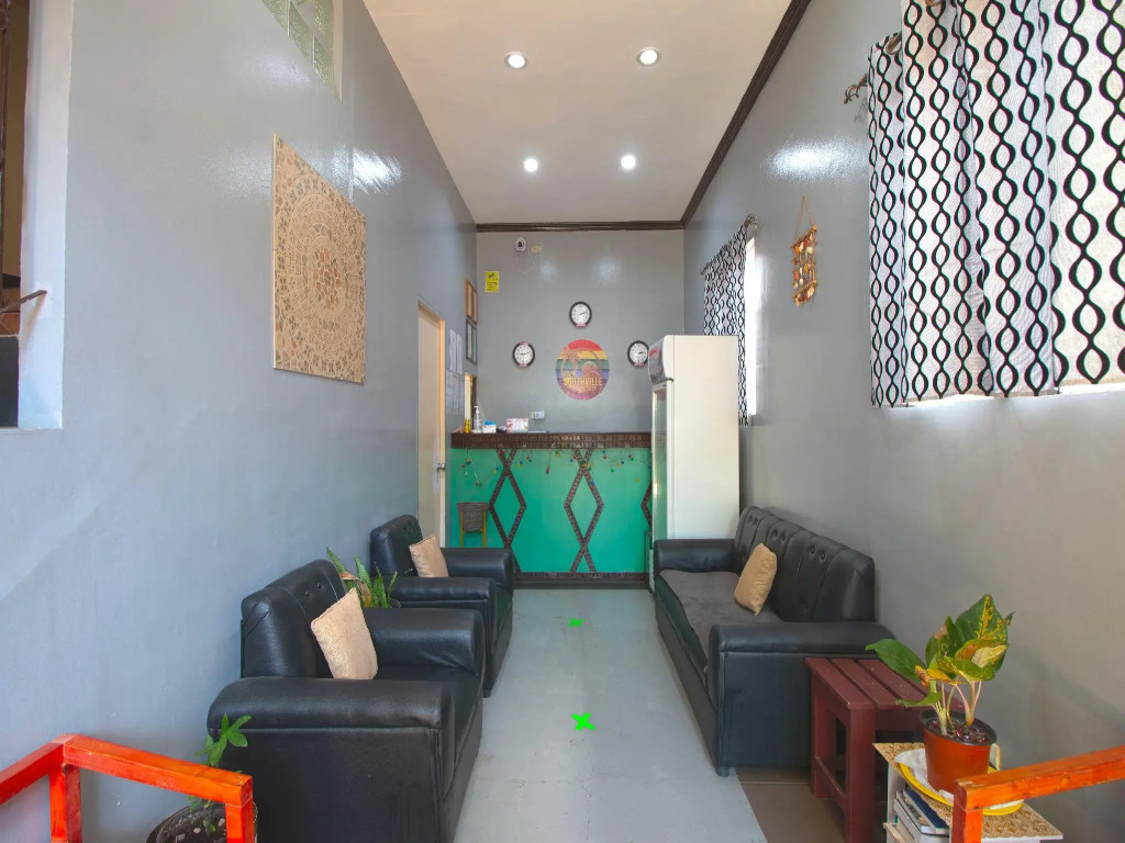 OYO 761 Caza Southville Apartelle