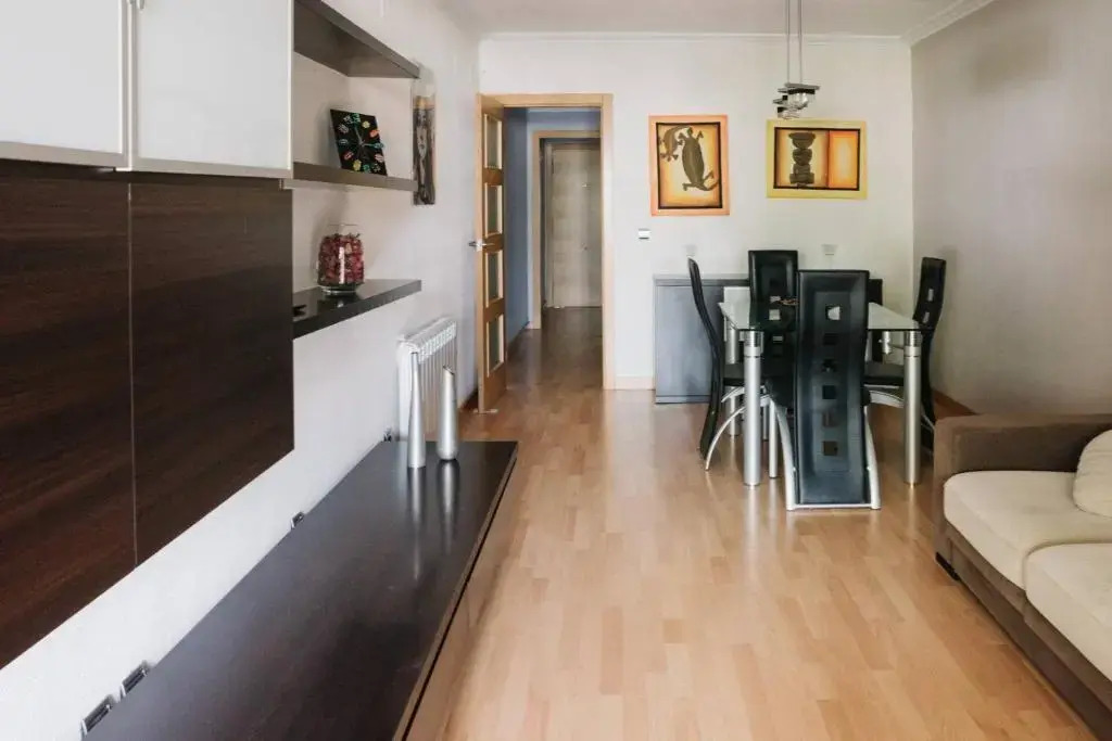 Apartamento luminoso cerca del mar y la montaña