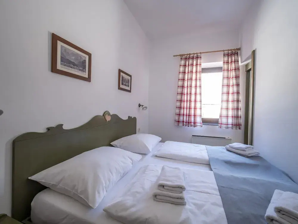 Berghi Hotel and Apartments