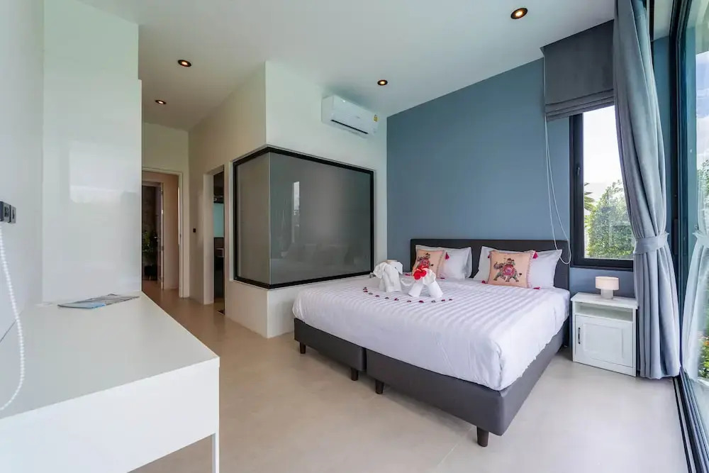 Luxury Modern 6 Bed Private Pool Villa LLW