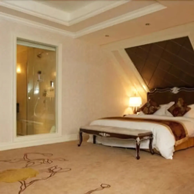 Cezanne Manor Hotel & Resort