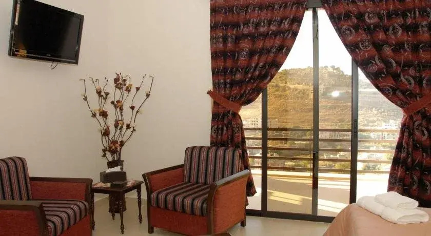 Iris Flower Hotel