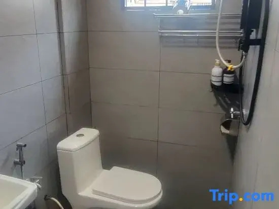 Newly renovated 3 bedroom unit near Kepong MRT station