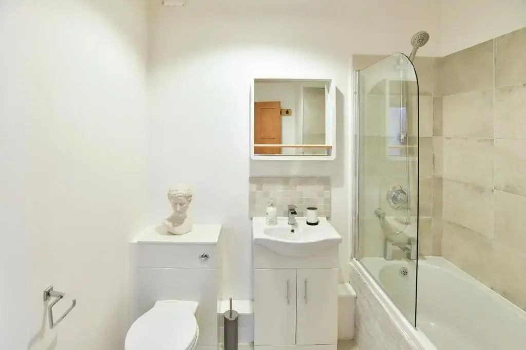 31 Cambrian Place, Swansea - Guest Homes