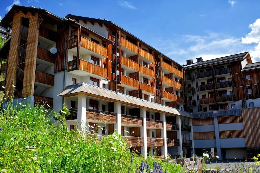 Rental for 10 Near Orcieres-merlette Slopes