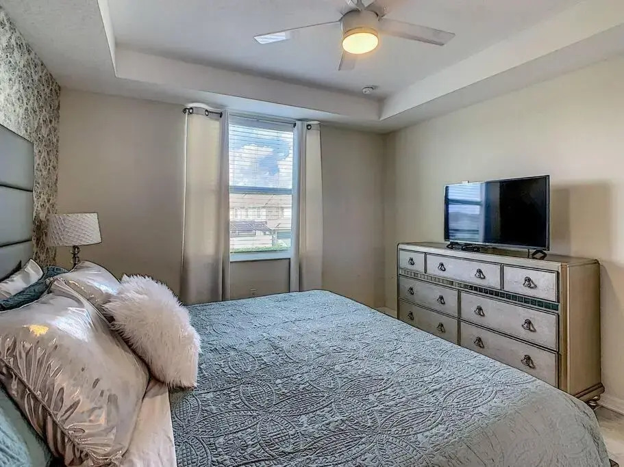 Last minute deal! Brand New 2bed apt near Disney