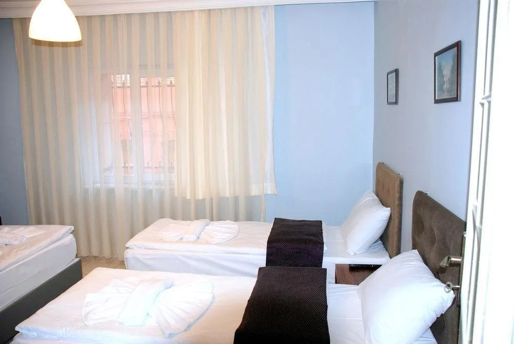 White Palace Apart