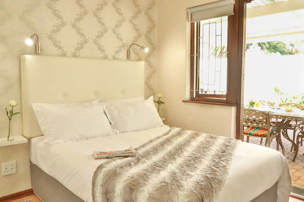 Baywatch Guest House & Tours