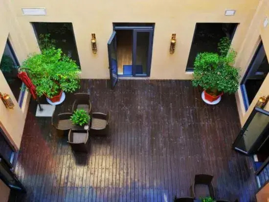 Chengjiang Small Courtyard Hotel