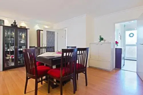 Private Apartment Relax Lincoln (4532)
