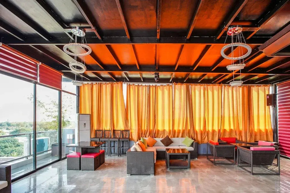 Casa Mia Hotel Suites by OYO Rooms