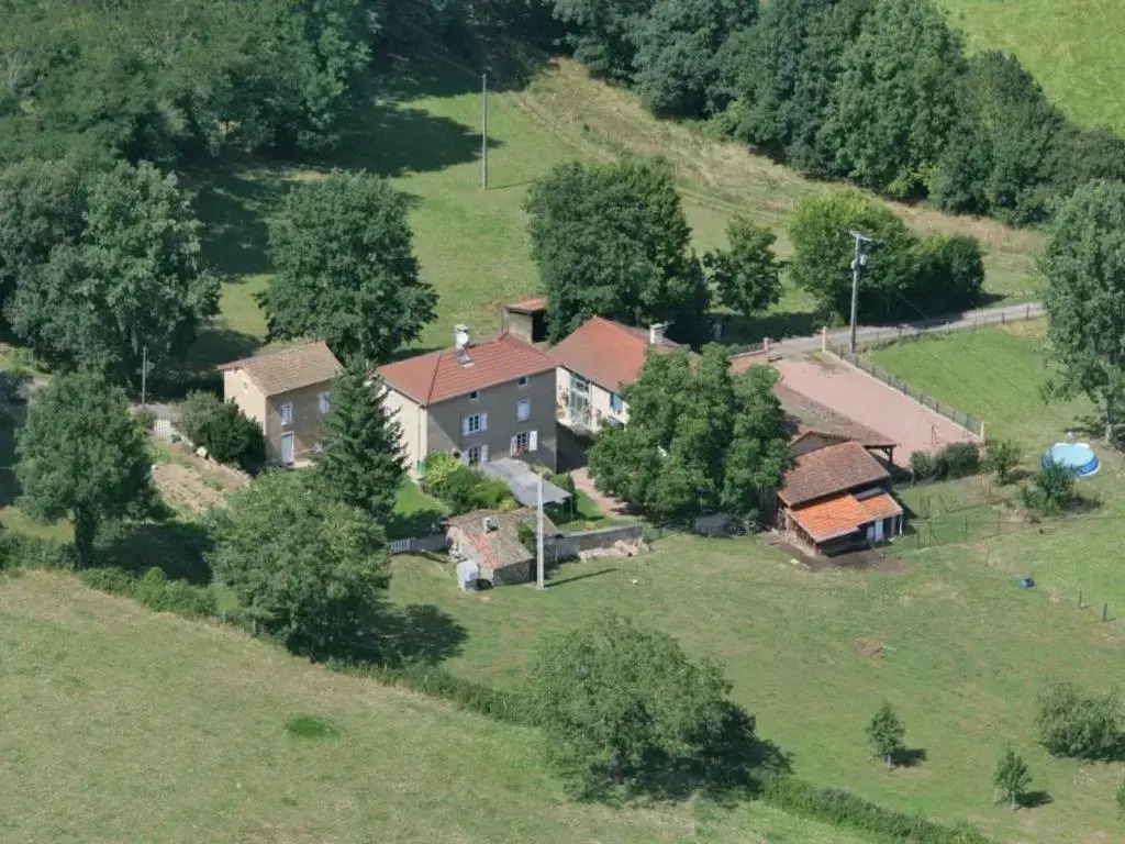 Gîte rénové à Montagny, terrasse, parking - FR-1-496-201