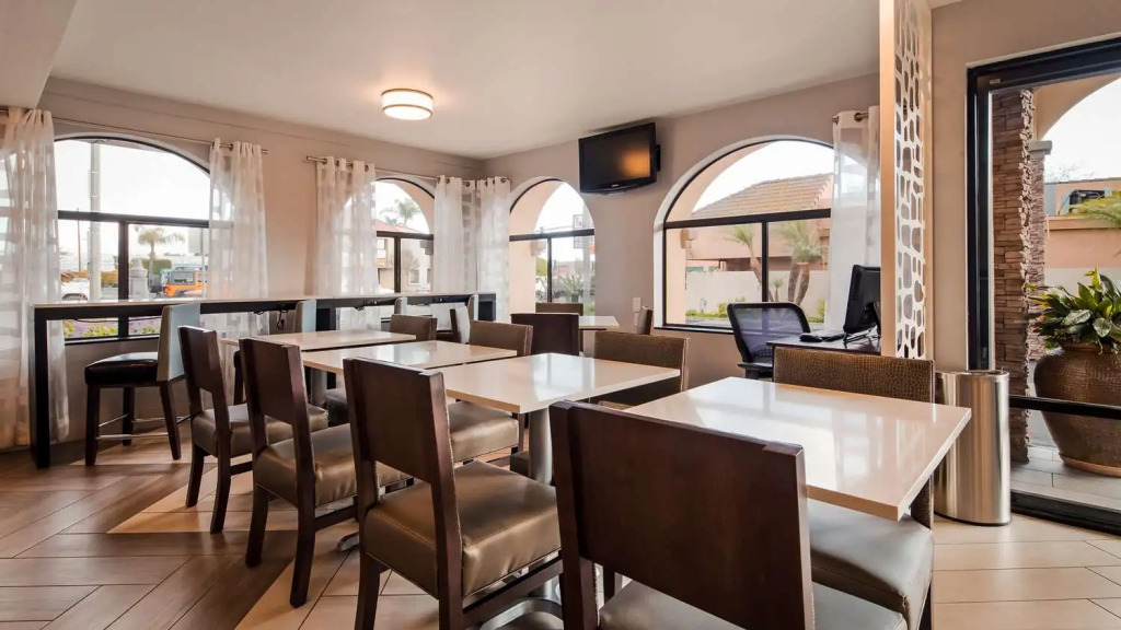 Best Western Los Alamitos Inn & Suites