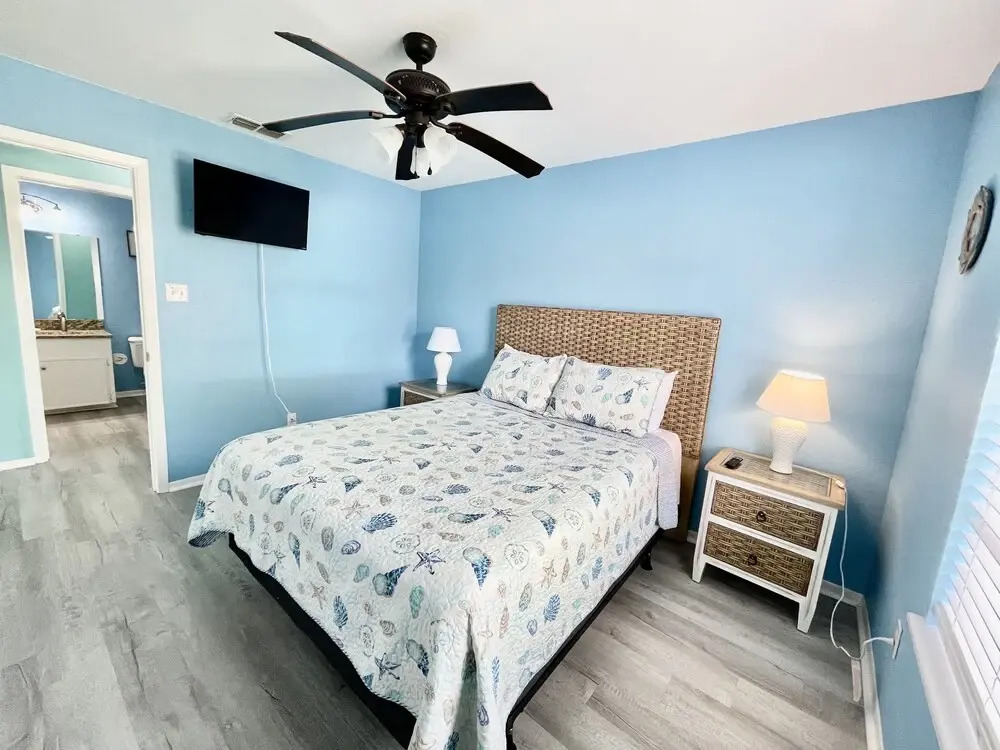 Beers And Sunshine 3 Bedroom Home by Redawning