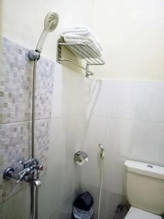 Bakom Inn Syariah Ciawi - Bogor, Standard Double Room 5