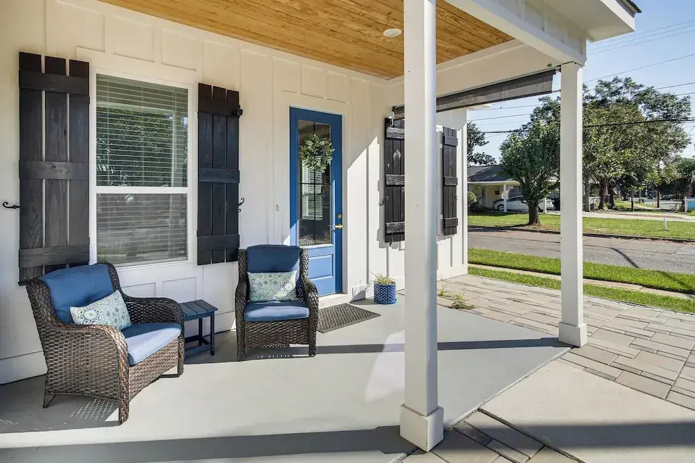 Steps to Beach: Modern Gulfport Getaway!
