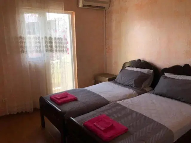 Mzeos House