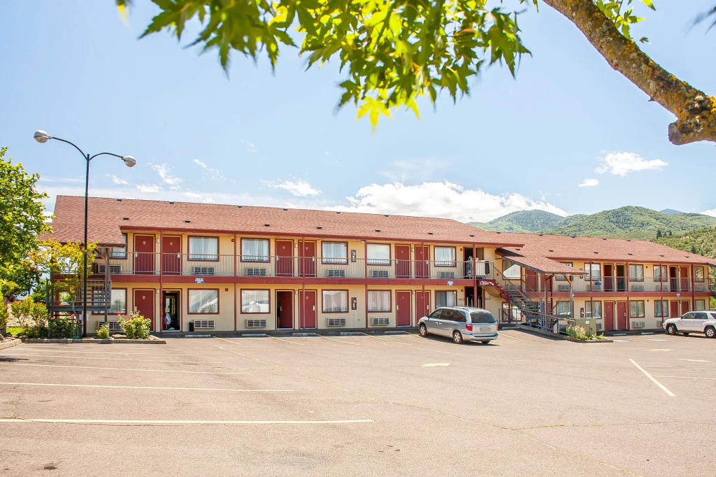 Ashland Valley Inn